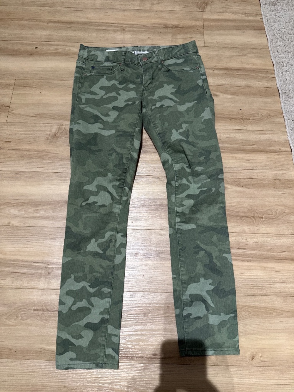 Gap 1969 camo skinny jeans